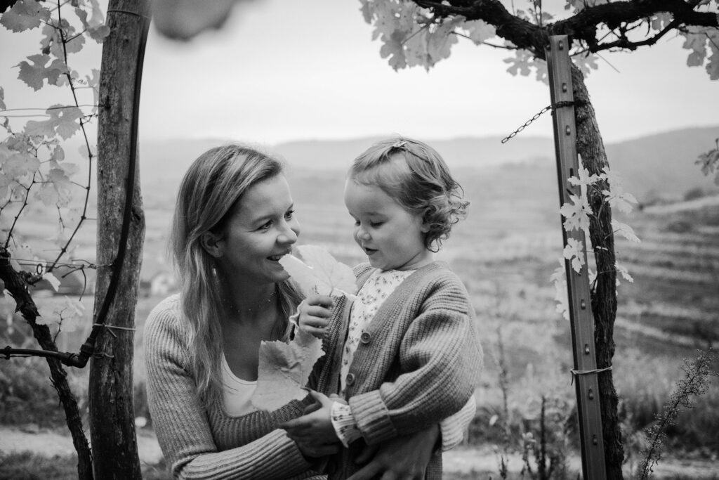 niederösterreich-natur-liebe-outdoorshooting- premium fotografie- familie- herbst- wachau